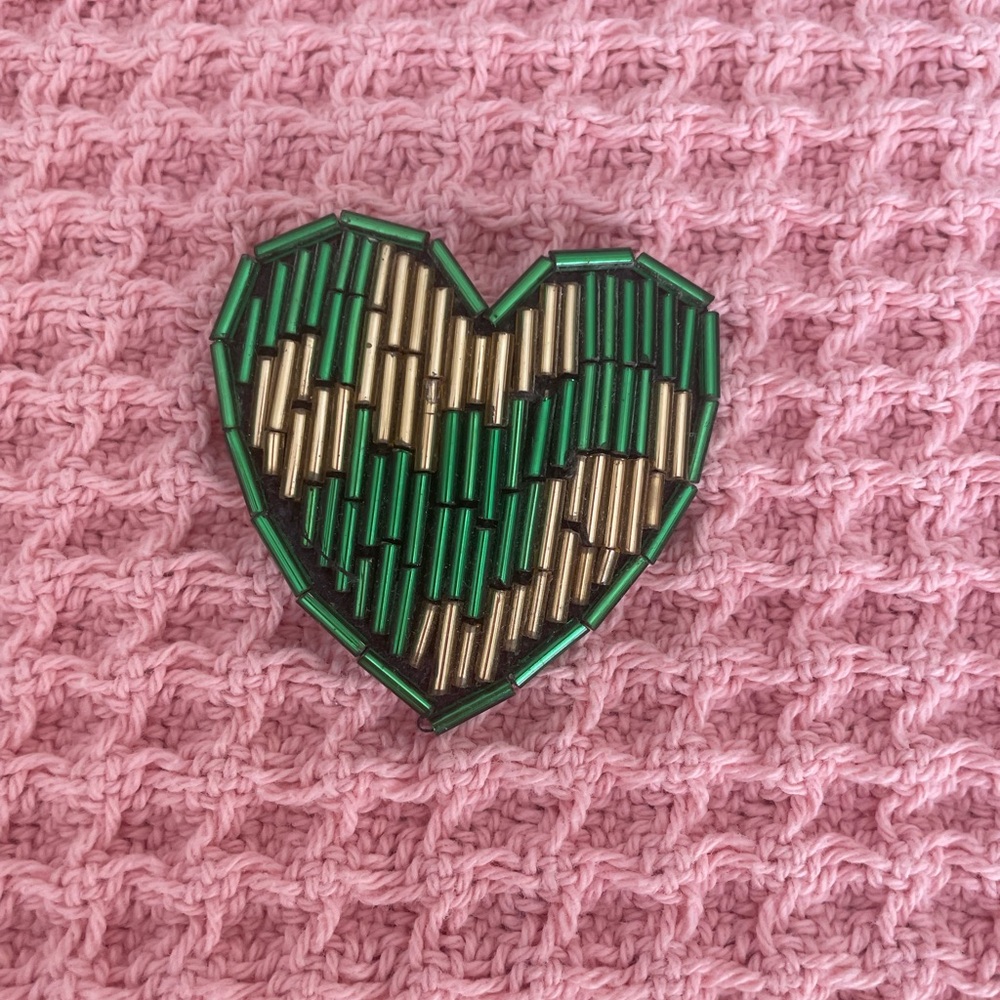 Lisa Says Gah Heart Barrette